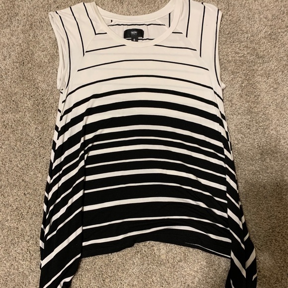 small top - Picture 1 of 3